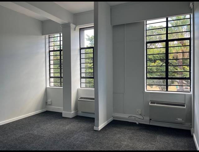 BUSINESS PROPERTY TO RENT IN CLAREMONT